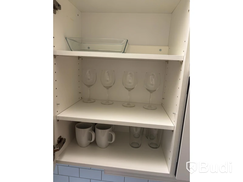 Inventarier till fullt möblerad tvårummare - se alla bilder för komplett innehåll