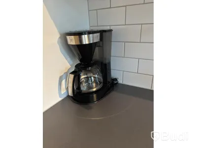 Inventarier till fullt möblerad enrummare - se alla bilder för komplett innehåll