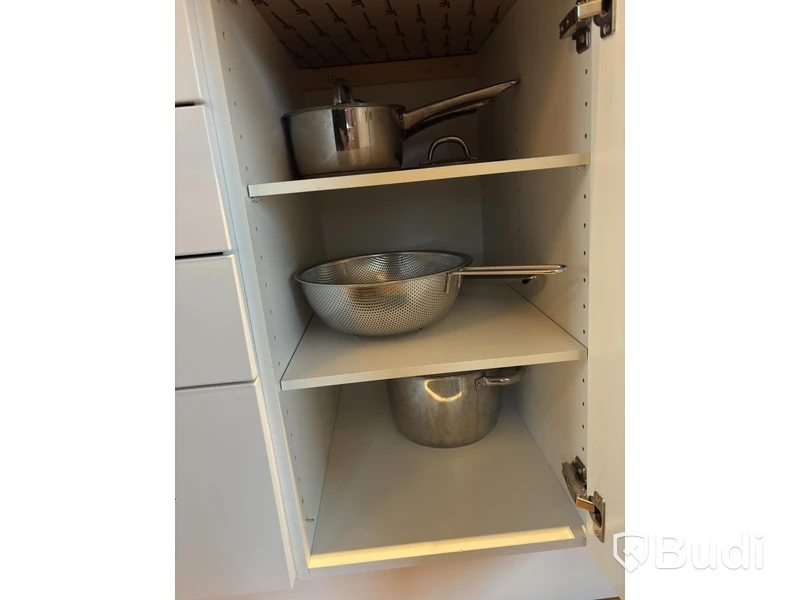 Inventarier till fullt möblerad tvårummare - se alla bilder för komplett innehåll