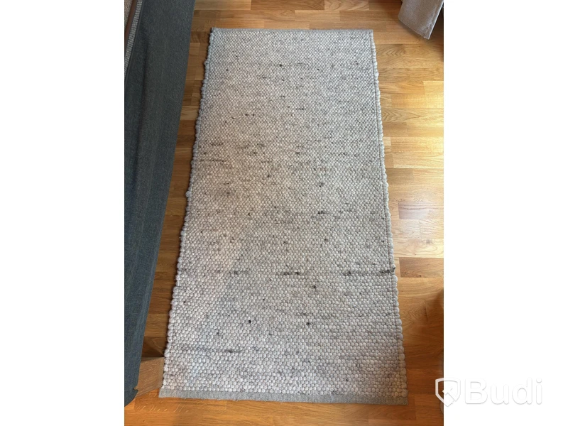 Inventarier till fullt möblerad enrummare - se alla bilder för komplett innehåll