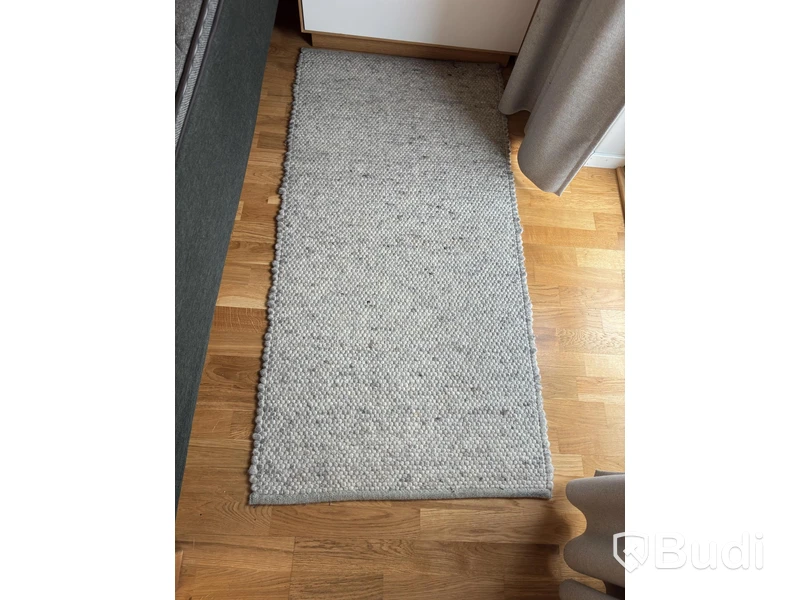 Inventarier till fullt möblerad enrummare - se alla bilder för komplett innehåll