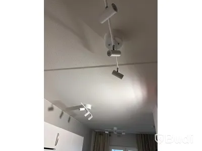 Inventarier till fullt möblerad enrummare - se alla bilder för komplett innehåll