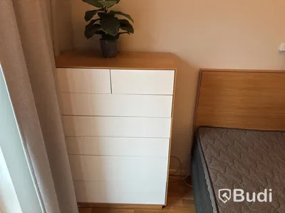 Inventarier till fullt möblerad enrummare - se alla bilder för komplett innehåll