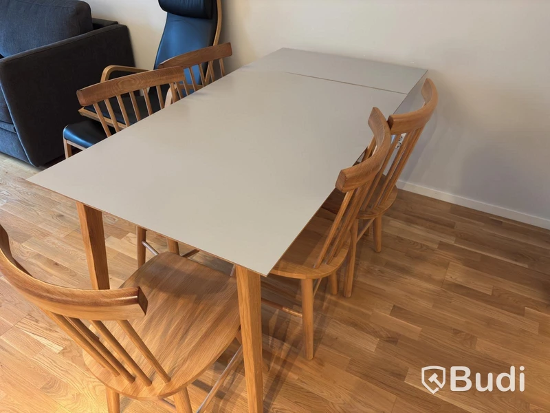 Inventarier till fullt möblerad tvårummare - se alla bilder för komplett innehåll