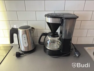 Inventarier till fullt möblerad enrummare - se alla bilder för komplett innehåll