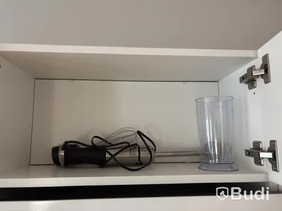 Inventarier till fullt möblerad enrummare - se alla bilder för komplett innehåll