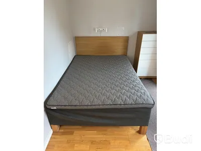Inventarier till fullt möblerad enrummare - se alla bilder för komplett innehåll