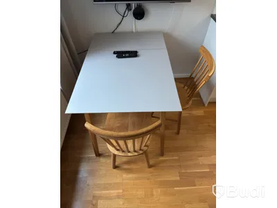 Inventarier till fullt möblerad enrummare - se alla bilder för komplett innehåll