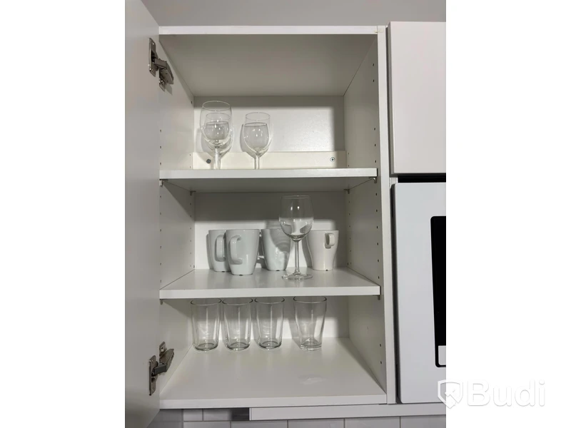 Inventarier till fullt möblerad tvårummare - se alla bilder för komplett innehåll