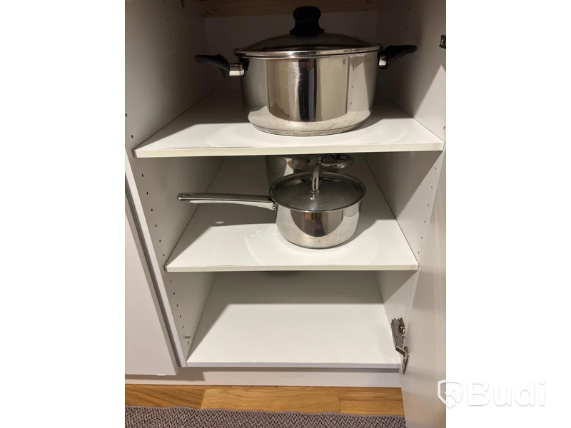 Inventarier till fullt möblerad tvårummare - se alla bilder för komplett innehåll