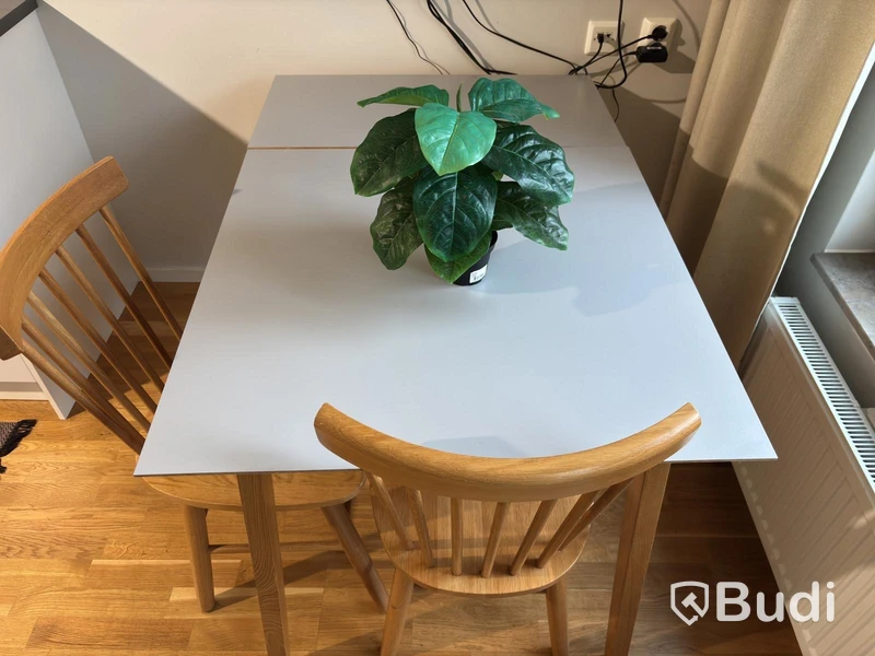 Inventarier till fullt möblerad tvårummare - se alla bilder för komplett innehåll