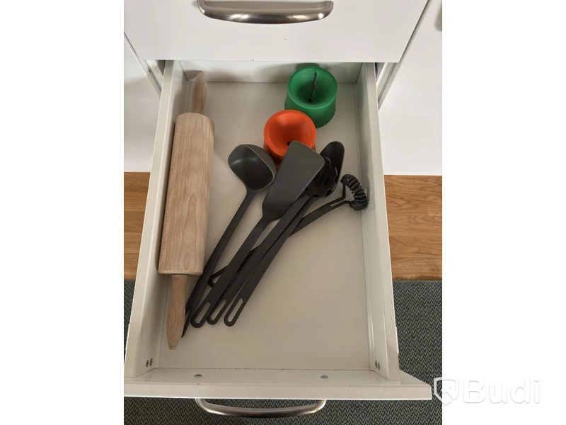 Inventarier till fullt möblerad tvårummare - se alla bilder för komplett innehåll