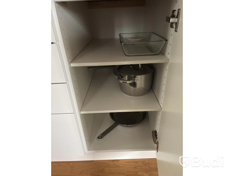 Inventarier till fullt möblerad tvårummare - se alla bilder för komplett innehåll