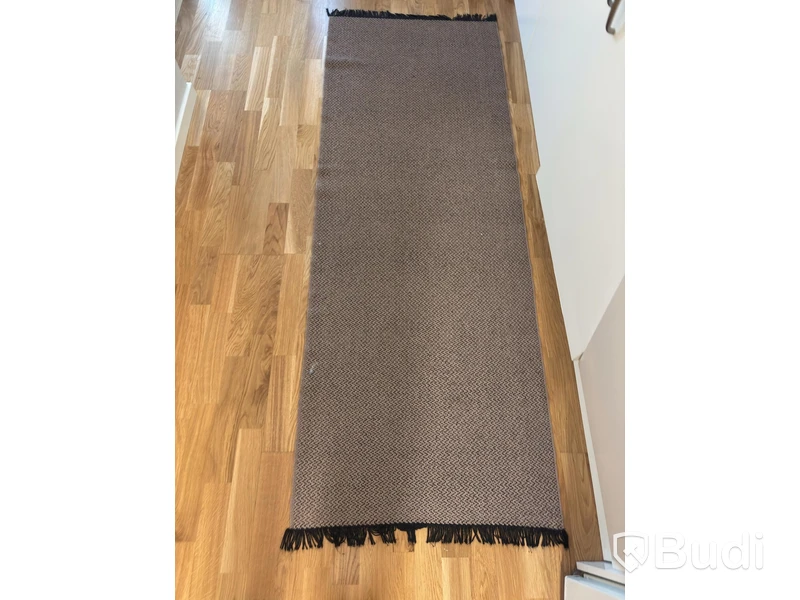 Inventarier till fullt möblerad enrummare - se alla bilder för komplett innehåll