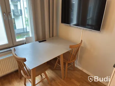 Inventarier till fullt möblerad enrummare - se alla bilder för komplett innehåll