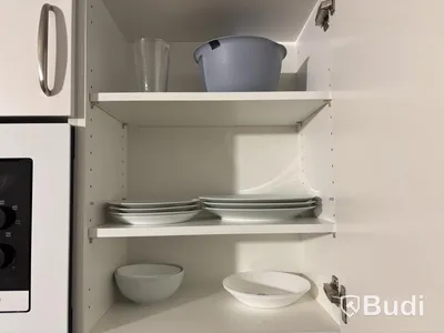Inventarier till fullt möblerad enrummare - se alla bilder för komplett innehåll
