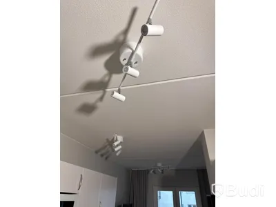 Inventarier till fullt möblerad enrummare - se alla bilder för komplett innehåll
