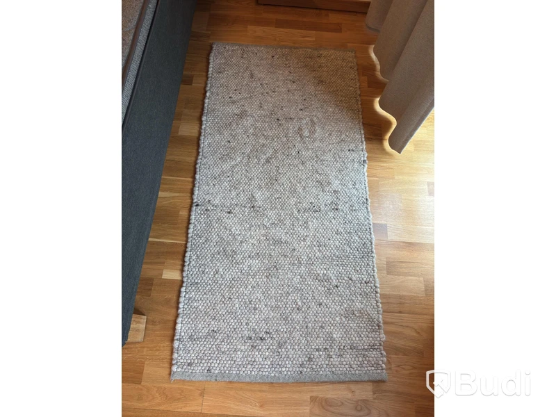 Inventarier till fullt möblerad enrummare - se alla bilder för komplett innehåll