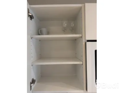 Inventarier till fullt möblerad enrummare - se alla bilder för komplett innehåll