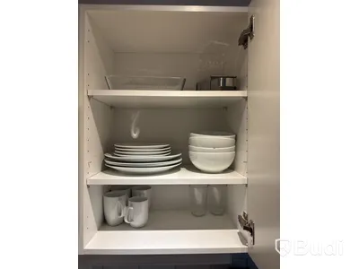 Inventarier till fullt möblerad enrummare - se alla bilder för komplett innehåll