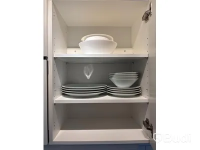 Inventarier till fullt möblerad enrummare - se alla bilder för komplett innehåll