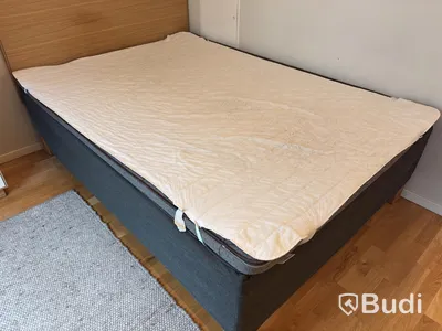 Inventarier till fullt möblerad enrummare - se alla bilder för komplett innehåll