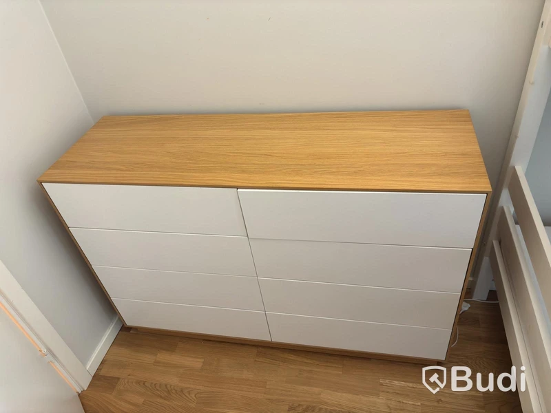 Inventarier till fullt möblerad tvårummare - se alla bilder för komplett innehåll