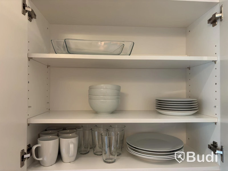 Inventarier till fullt möblerad tvårummare - se alla bilder för komplett innehåll