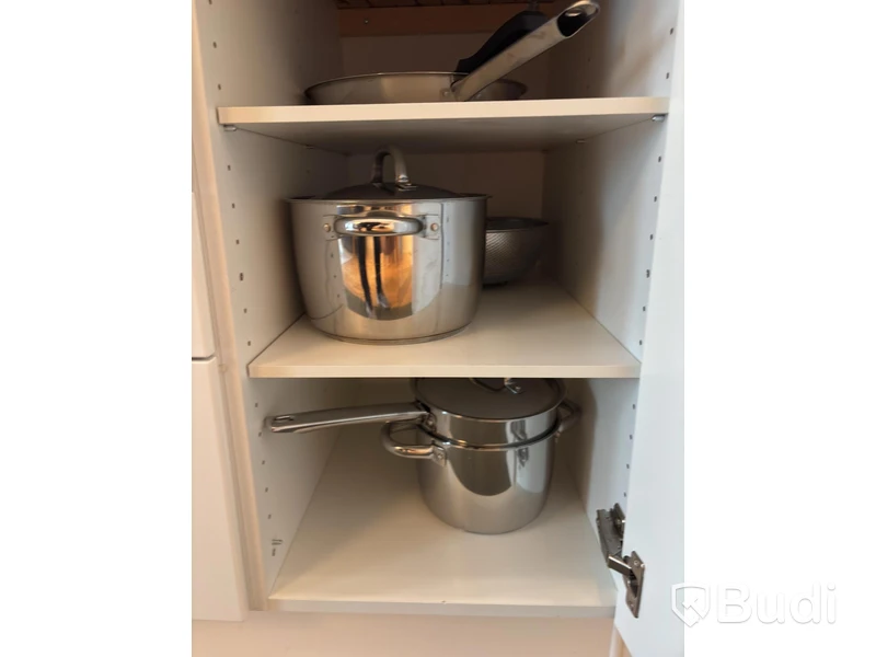 Inventarier till fullt möblerad tvårummare - se alla bilder för komplett innehåll