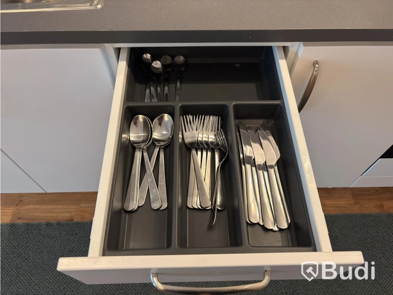 Inventarier till fullt möblerad tvårummare - se alla bilder för komplett innehåll