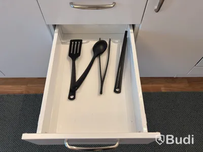Inventarier till fullt möblerad tvårummare - se alla bilder för komplett innehåll