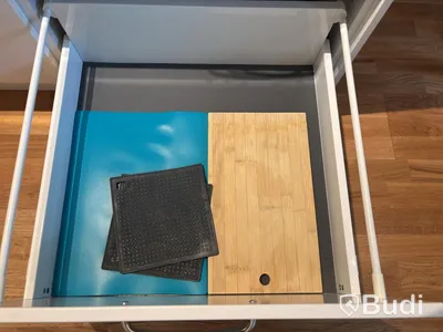 Inventarier till fullt möblerad enrummare - se alla bilder för komplett innehåll