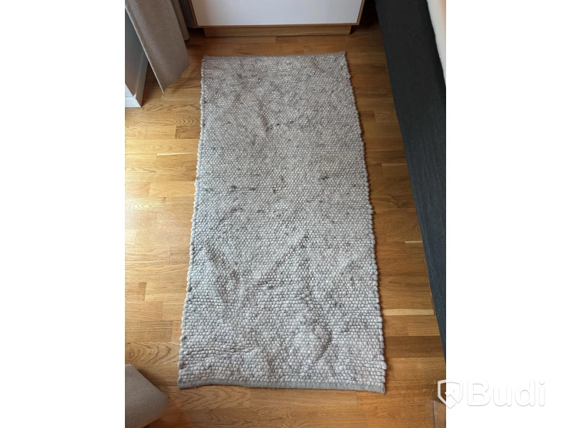 Inventarier till fullt möblerad enrummare - se alla bilder för komplett innehåll