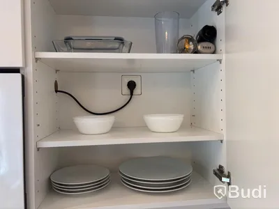 Inventarier till fullt möblerad enrummare - se alla bilder för komplett innehåll