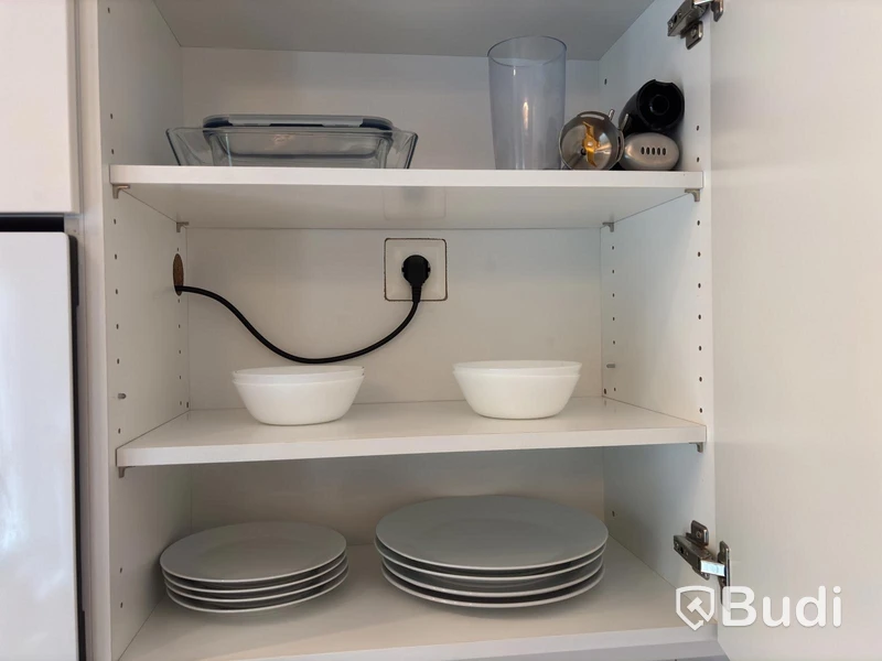 Inventarier till fullt möblerad enrummare - se alla bilder för komplett innehåll