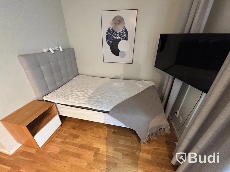 Inventarier till fullt möblerad enrummare - se alla bilder för komplett innehåll