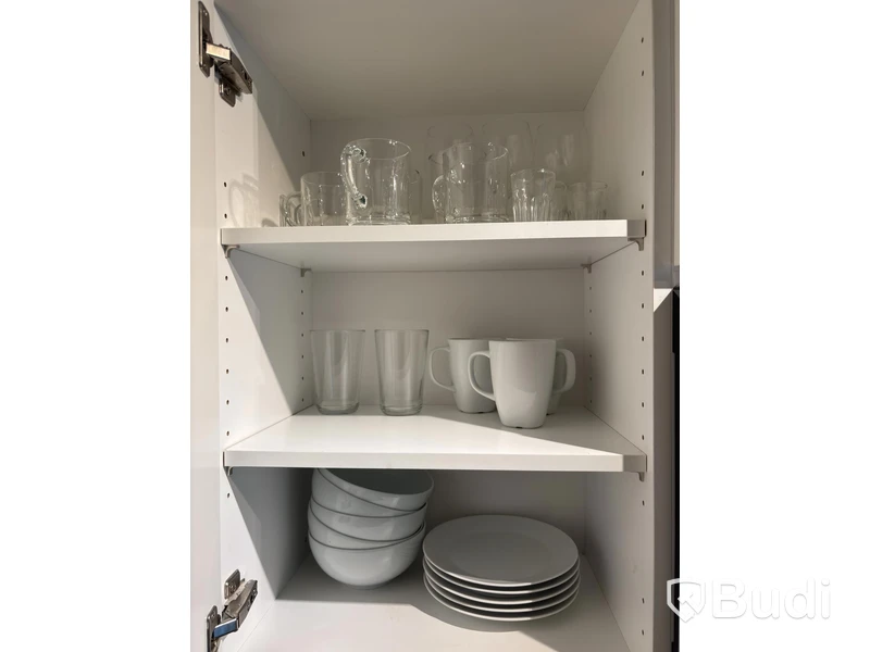 Inventarier till fullt möblerad tvårummare - se alla bilder för komplett innehåll