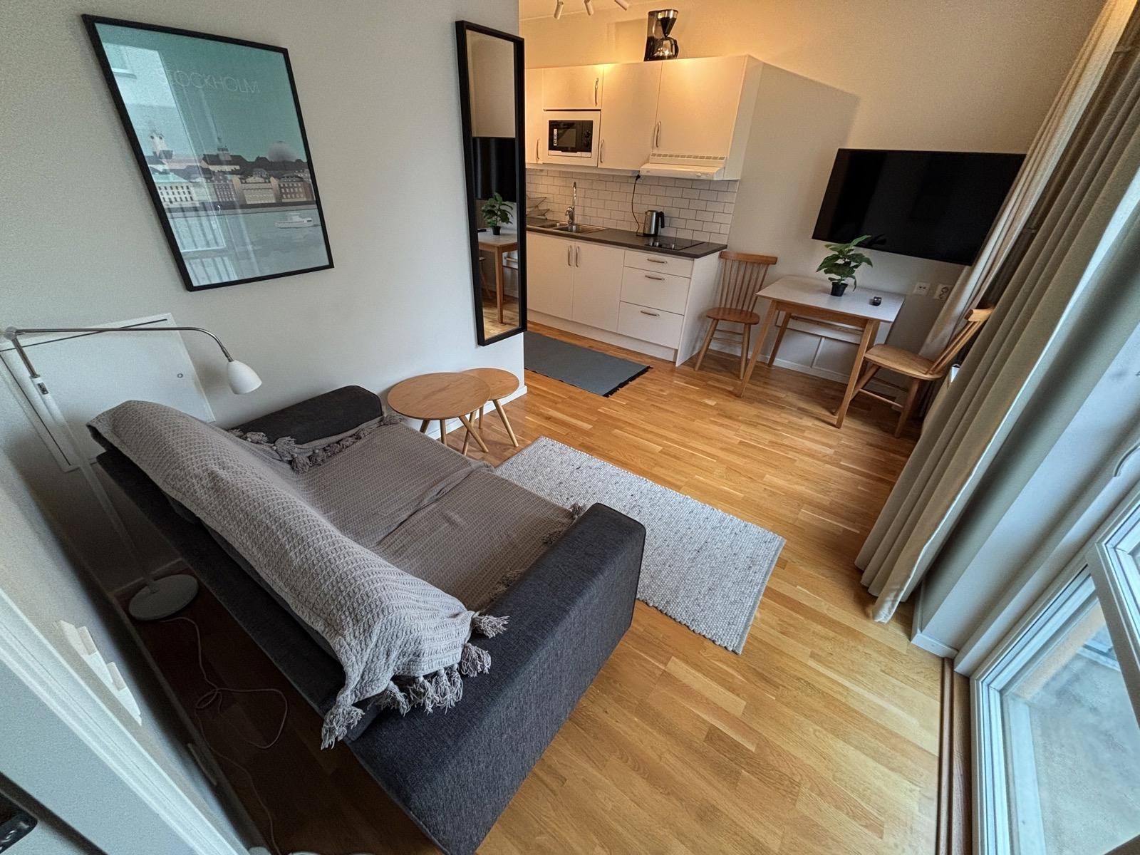 Inventarier till fullt möblerad tvårummare - se alla bilder för komplett innehåll