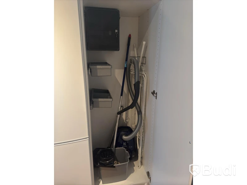 Inventarier till fullt möblerad tvårummare - se alla bilder för komplett innehåll