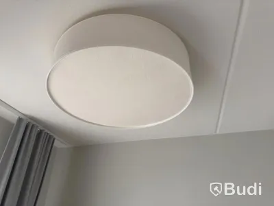 Inventarier till fullt möblerad enrummare - se alla bilder för komplett innehåll