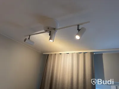 Inventarier till fullt möblerad enrummare - se alla bilder för komplett innehåll