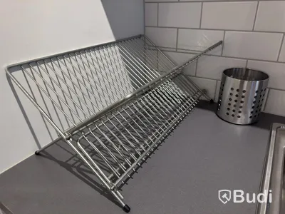 Inventarier till fullt möblerad enrummare - se alla bilder för komplett innehåll