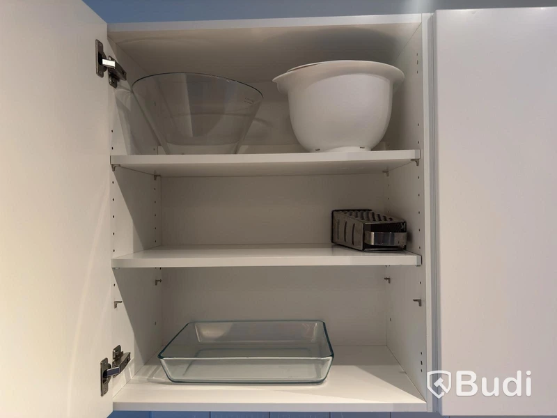 Inventarier till fullt möblerad tvårummare - se alla bilder för komplett innehåll