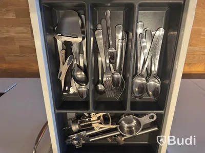 Inventarier till fullt möblerad tvårummare - se alla bilder för komplett innehåll