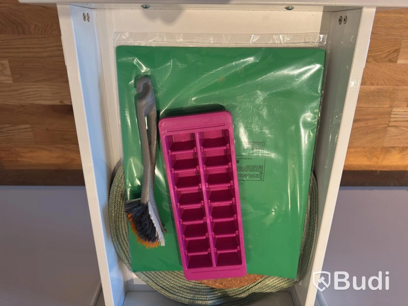 Inventarier till fullt möblerad tvårummare - se alla bilder för komplett innehåll