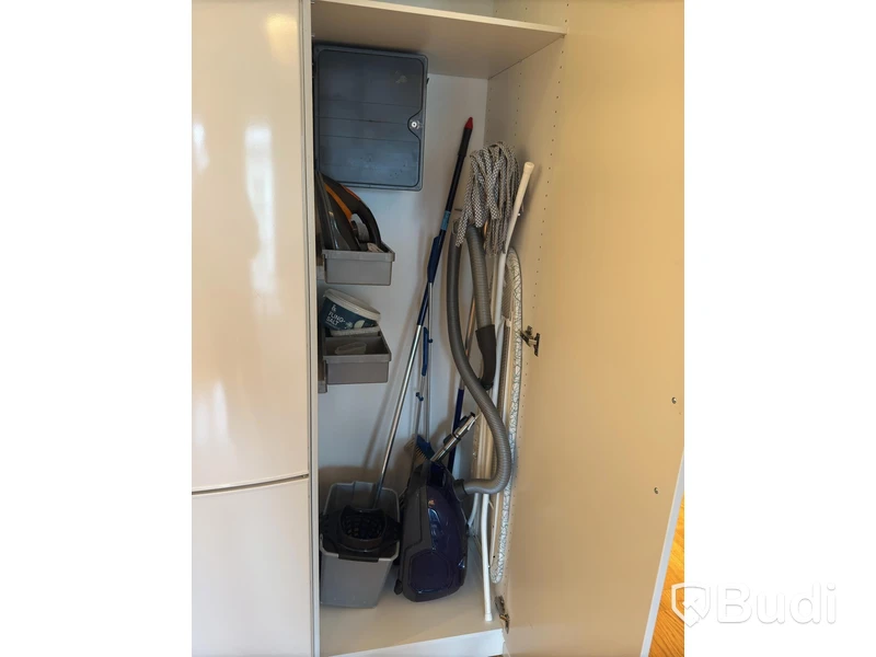Inventarier till fullt möblerad tvårummare - se alla bilder för komplett innehåll