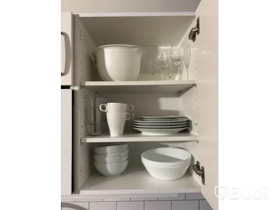 Inventarier till fullt möblerad enrummare - se alla bilder för komplett innehåll