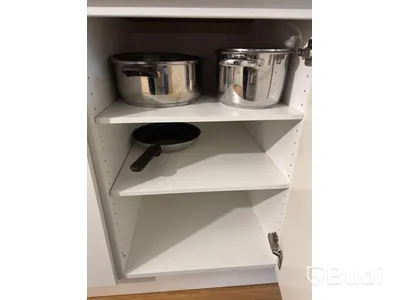 Inventarier till fullt möblerad enrummare - se alla bilder för komplett innehåll