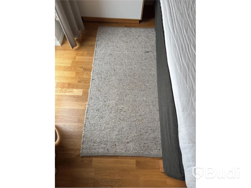 Inventarier till fullt möblerad enrummare - se alla bilder för komplett innehåll