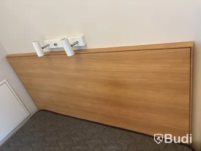 Inventarier till fullt möblerad enrummare - se alla bilder för komplett innehåll